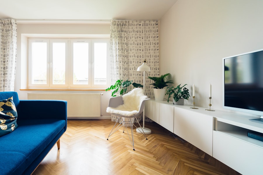 Heller Raum mit Parkett
